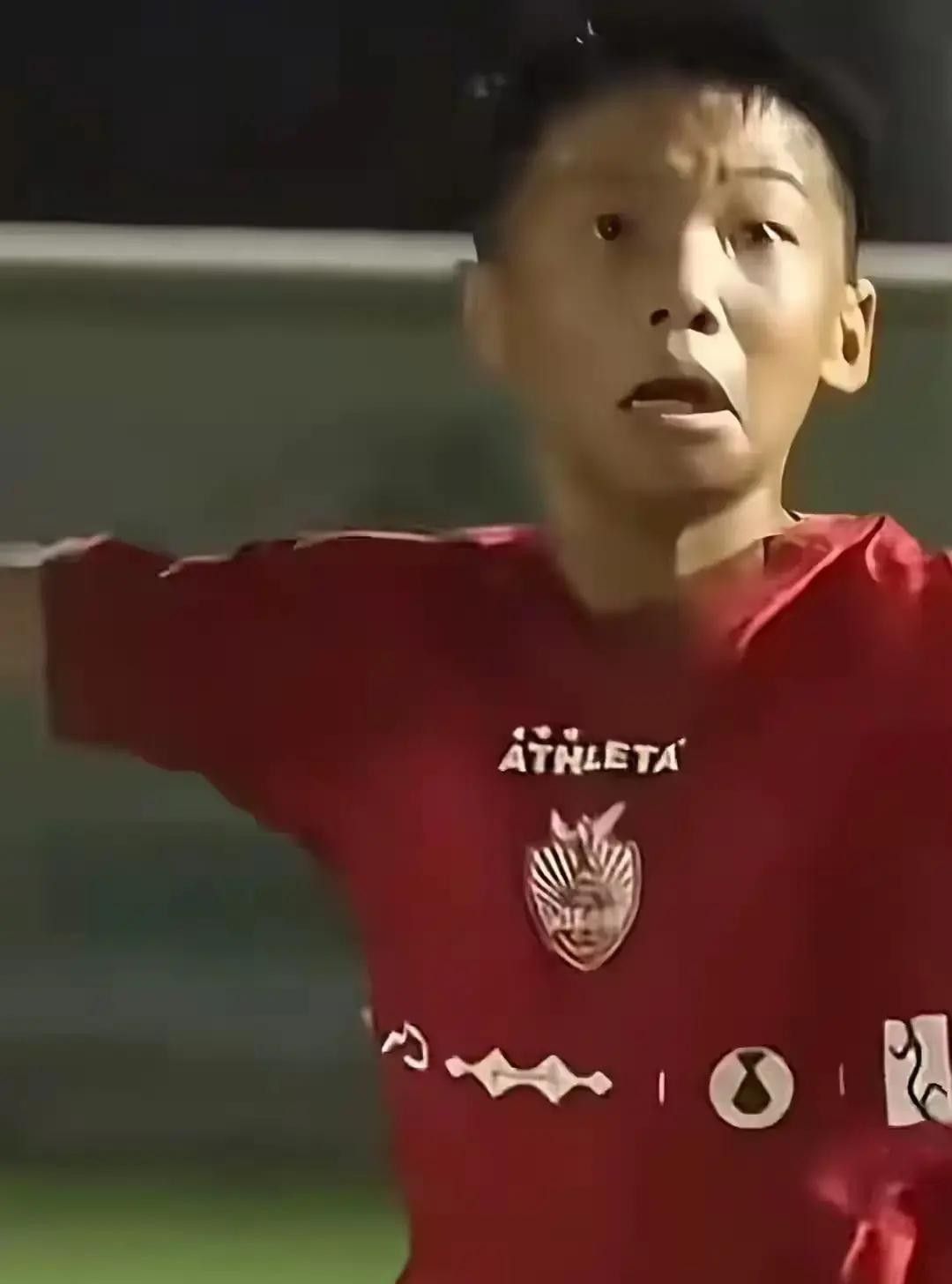 半场就被换下,努涅斯仅完成8次触球&3次传球,1脚射门打偏