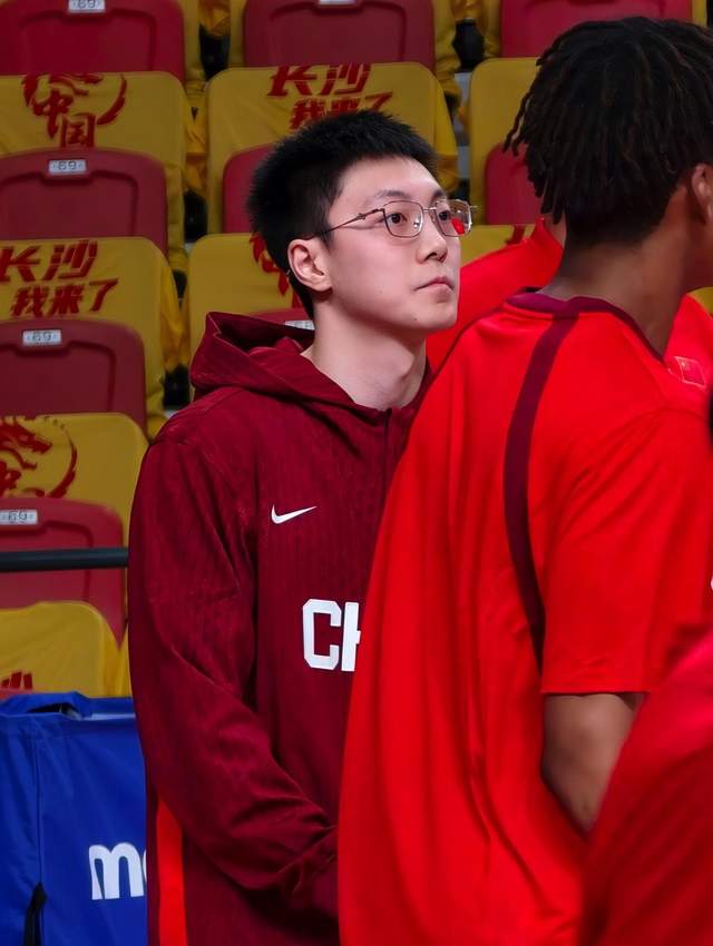 乐竞体育尼克斯27年史(一):99年打总决赛的尼克斯为何三年就沦为鱼腩