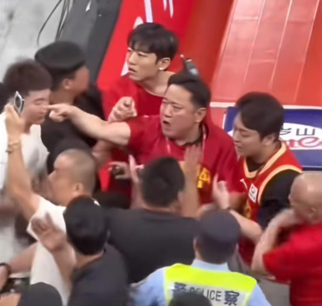 乐竞体育NBA总决赛G5直播:尼克斯3
