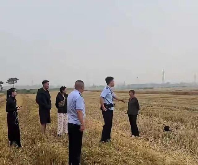乐竞体育-名记交易方案:火箭2主力1首轮换29岁明星!若能达成,首发太豪华