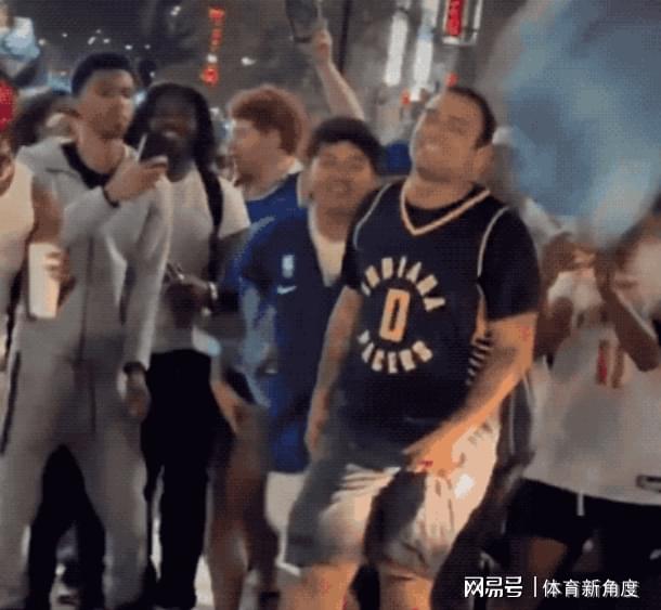 乐竞体育詹姆斯下家新进展:骑士希望促成回归 已策划签换或交易特例方案