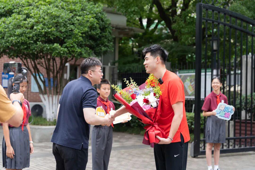 曝邓登对斯普利特的处理方式 在联盟教练圈内留下了负面印象
