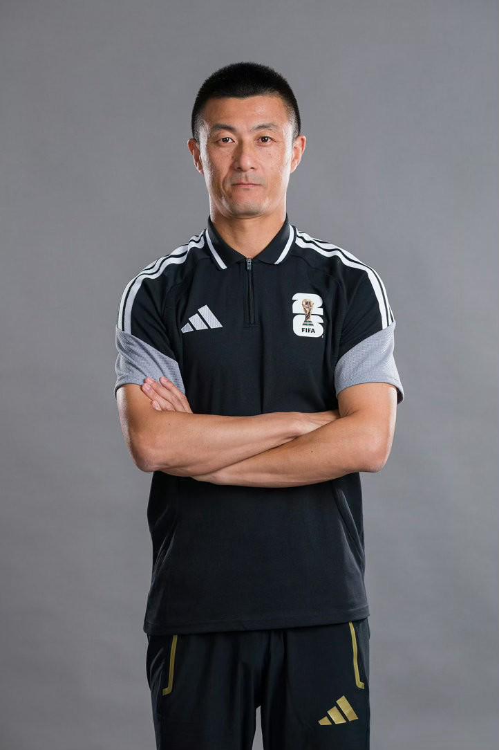 被全城痛骂了20年的“最烂老板”,靠尼克斯夺冠躺赚100亿