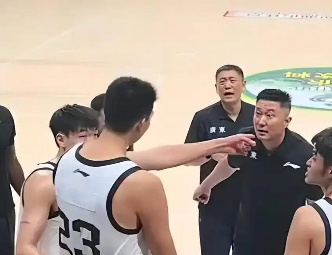 乐竞体育-全场3分钟打成纽约英雄 阿尔瓦拉多:这就是我的篮球