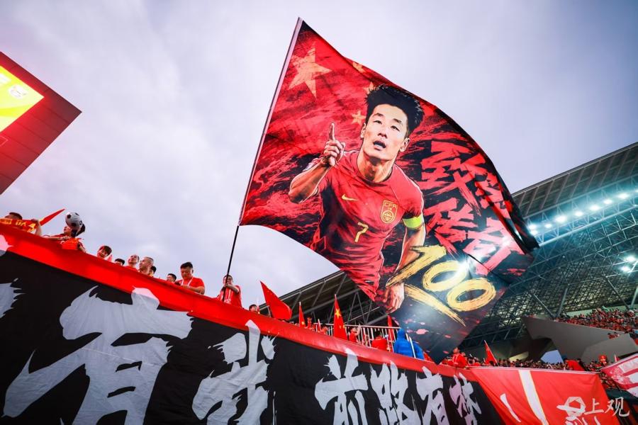 文班无缘首冠 尼克斯53年后再夺冠