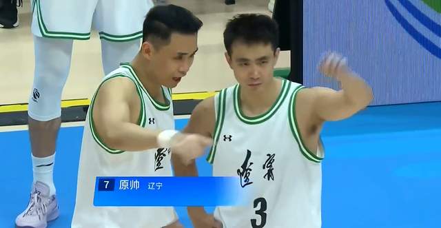 乐竞体育曝绿军追字母哥三方交易存硬伤
