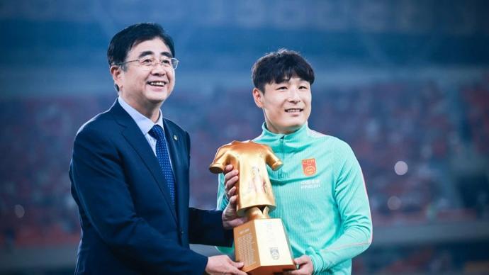 乐竞体育拿下NBA总冠军的纽约尼克斯队,还是联盟赚钱高手