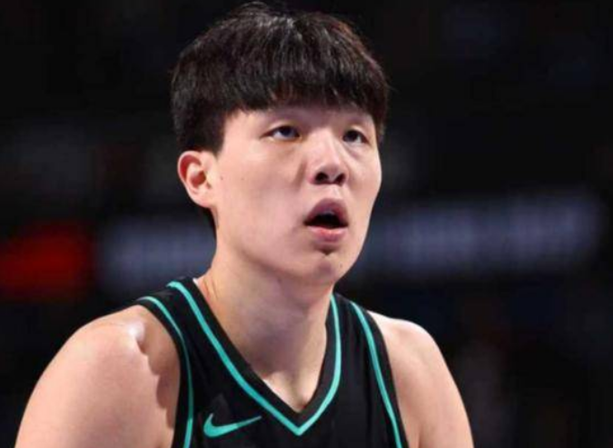 在完成湖人试训后还要去3支球队试训,他总共要试训14支球队?