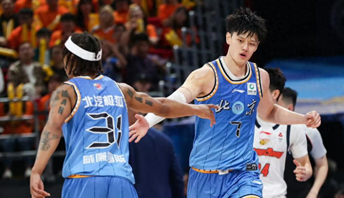 没风度?文班亚马被批了!马刺全队仅两人例外!