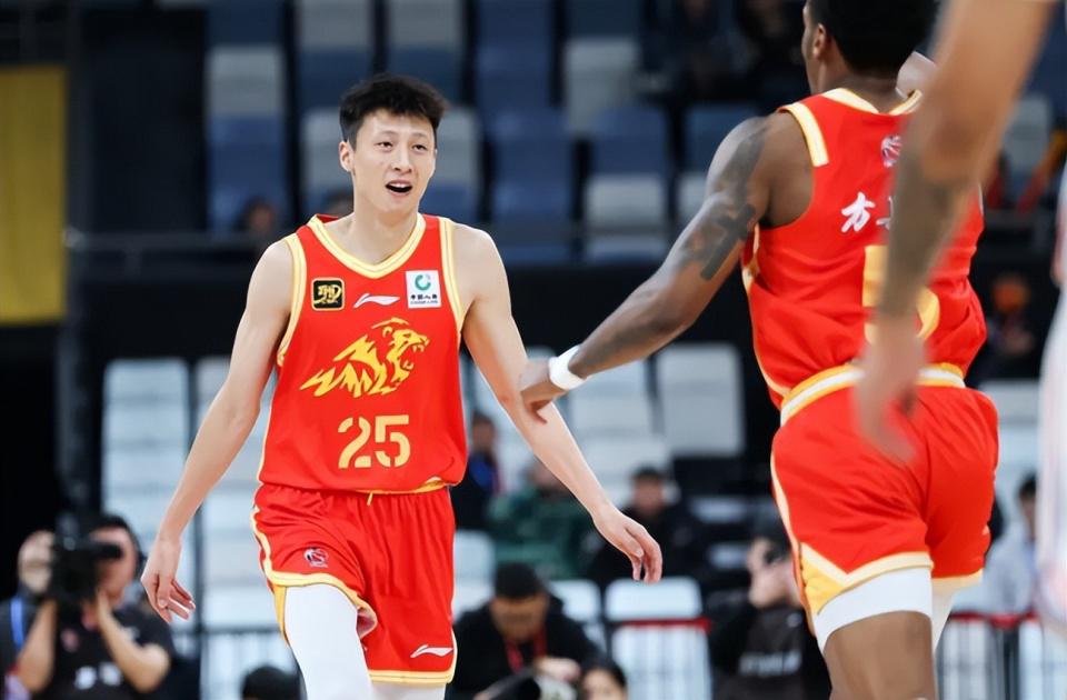 乐竞体育4年1.785亿美金!5年2.41亿美金!里夫斯步步为营,湖人没有退路