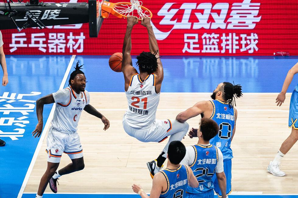 不惧文班垫脚布伦森45+3,唐斯全场2分,尼克斯4