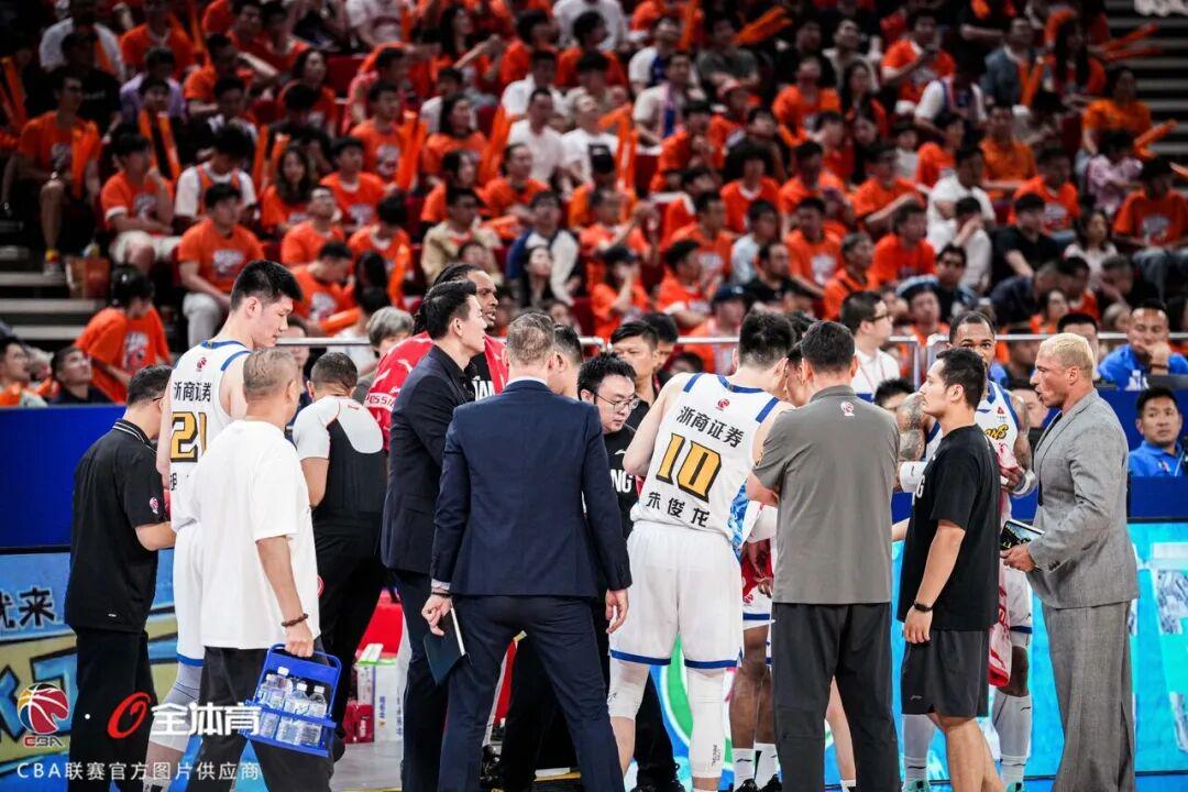 乐竞体育-野百合的春天,二轮秀出身带队拿总冠军+FMVP,布伦森比肩约基奇