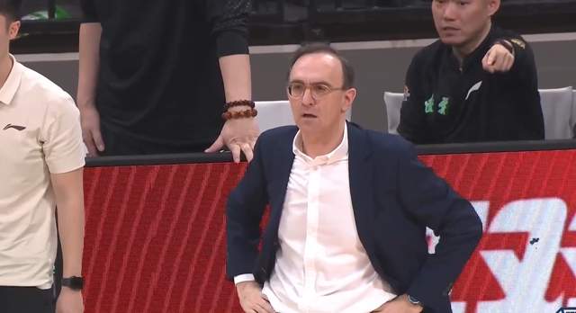 特雷·杨4900万选项在即 奇才面临合同考验