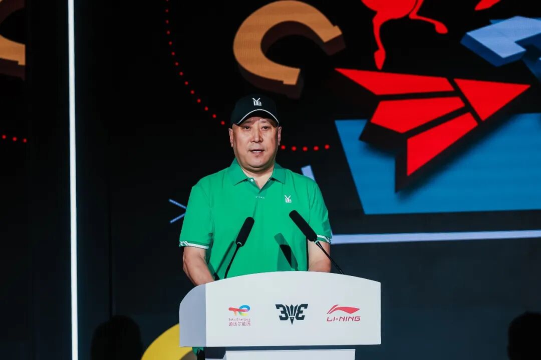 阿莫林执教米兰8月倒戈曼联,或为拉爵省千万!曼联锁定1.3亿收入