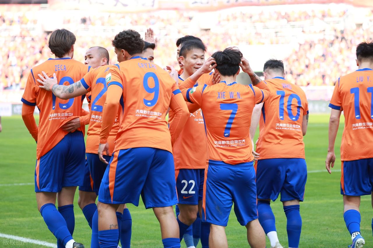 乐竞体育-苏亚雷斯无缘2026世界杯:乌拉圭69球历史射手王为何缺席?