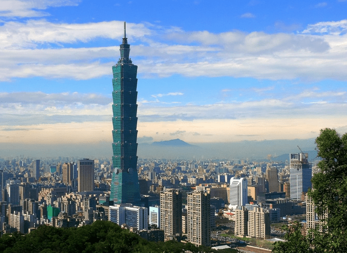 替补上场仅约20秒后,卢卡库造乌龙